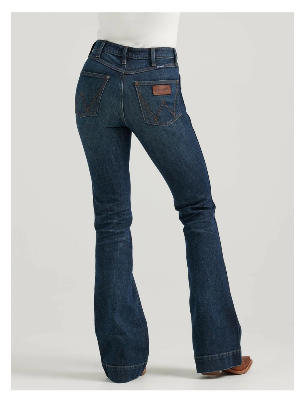 NWT | WRANGLER | RETRO BAILEY HIGH RISE TROUSER JEAN